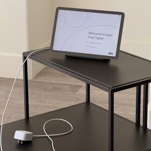 Nest Hub Max - Smart Home Speaker and 10 in. Display with Google Assistant